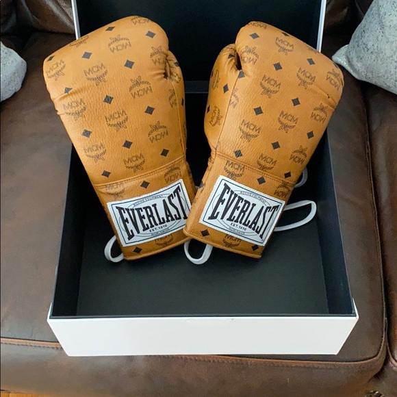 Everlast MCM Boxing Gloves - Picture 2 of 2